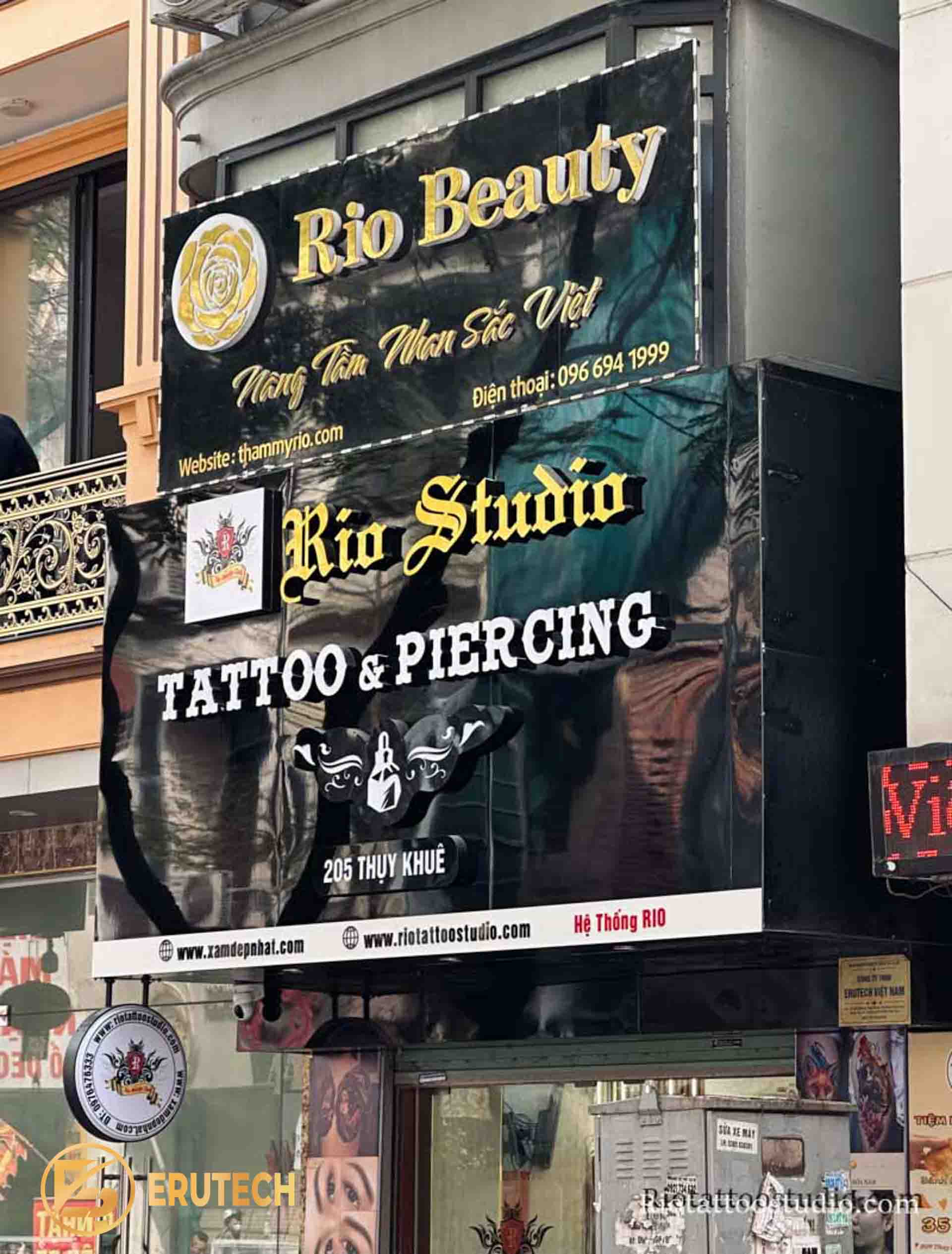 Rio Tattoo Studio nổi bật là một trong những địa chỉ xóa xăm hàng đầu tại Hà Nội với hơn 20 năm kinh nghiệm trong lĩnh vực tattoo và xóa xăm.