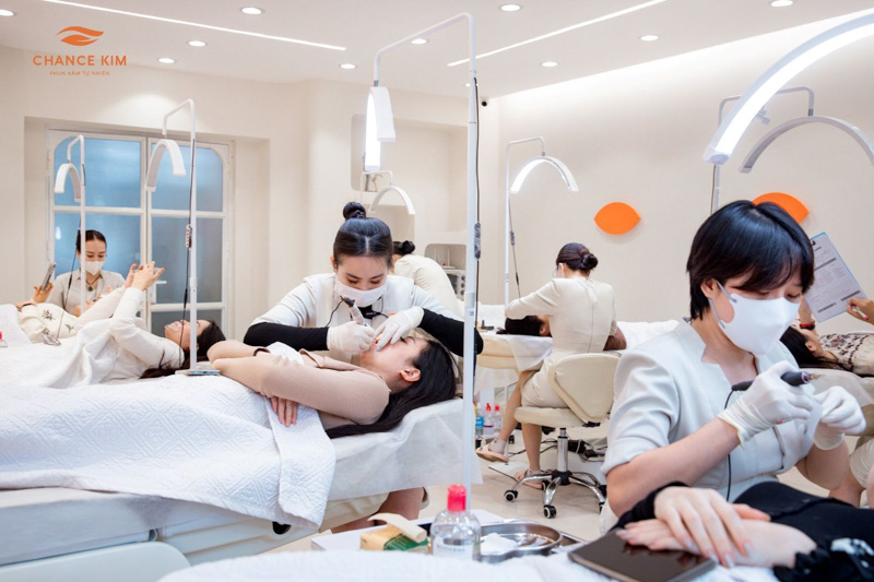 Xóa xăm lông mày tại Thẩm mỹ Chance Kim với công nghệ tiên tiến và quy trình an toàn