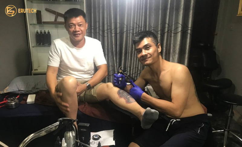Việc quyết định xăm che sẹo không chỉ là một lựa chọn thẩm mỹ mà còn là hành trình chữa lành tâm hồn.