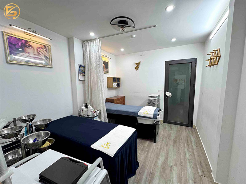 Không gian thiết bị hiện đại cùng siêu công nghệ Ruby Laser Alpha 6 đang được áp dụng tại Rio Beauty Clinic. là một địa chỉ khử thâm môi uy tín