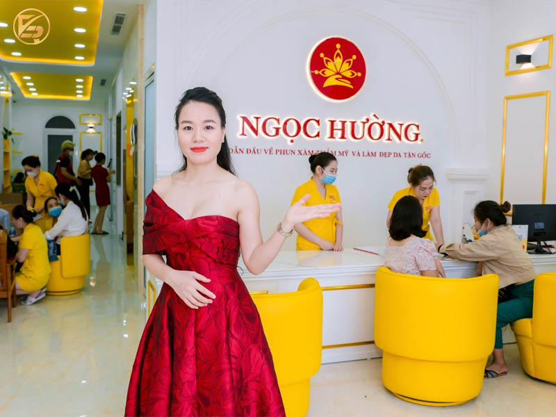 Khách hàng check-in tại thẩm mỹ viện Ngọc Hường là địa chỉ phun môi cam sữa được quan tâm.