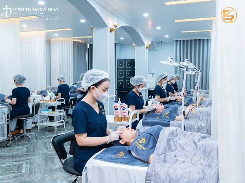 Một góc phòng dịch vụ được bố trí gọn gàng, thiết bị đầy đủ tại Viện thẩm mỹ DIVA