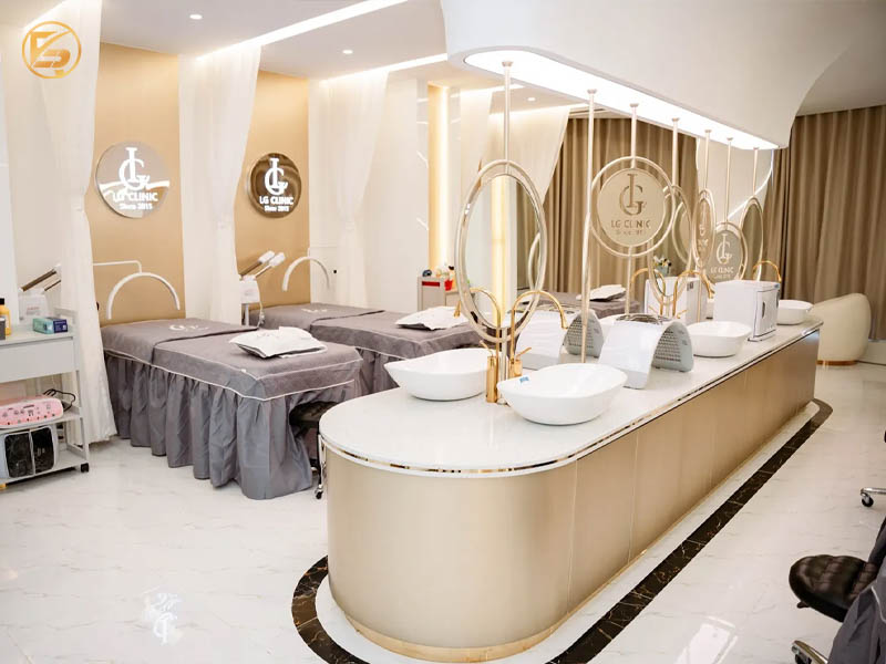 Không gian làm đẹp năng động, tươi sáng và sạch sẽ tại LG Clinic.