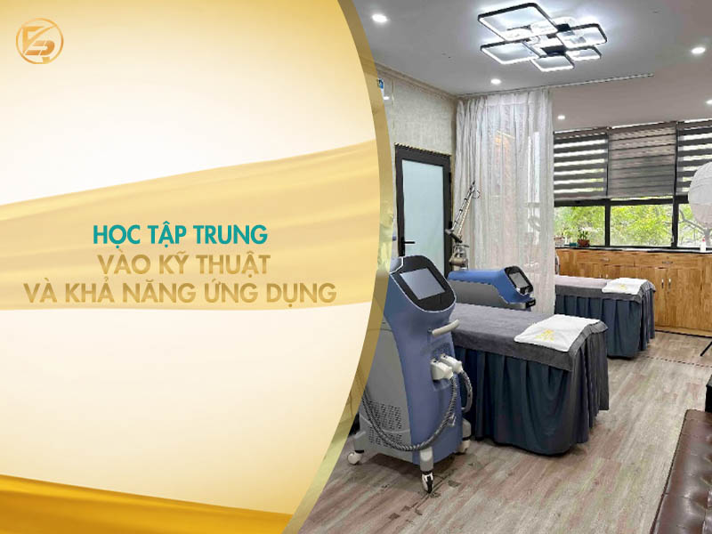 Banner giới thiệu chương trình đào tạo thẩm mỹ với không gian phòng thực hành spa hiện đại, đầy đủ thiết bị công nghệ cao