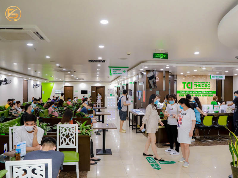 Sảnh chờ khám chuyên khoa da liễu tại Hệ thống Y tế Thu Cúc TCI – địa chỉ giãn mao mạch quy mô lớn