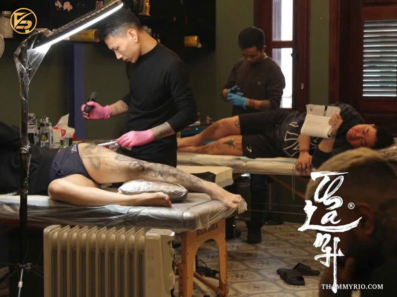 Không gian địa chỉ xăm chân tóc nghệ thuật