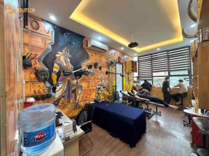 Rio Tattoo Studio tọa lạc tại 205 Thụy Khuê – Tây Hồ - Hà Nội, nổi bật với dịch vụ xăm màu da chuyên nghiệp và kỹ thuật xăm màu da che khuyết điểm tiên tiến.